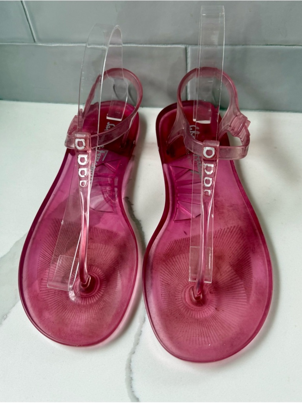 Salvatore Ferragamo Clear Pink Jelly Thong Sandals Womens
Size 8.5 Made in Italy